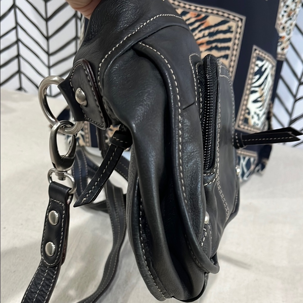 Clarks Black Leather Crossbody Bag - Picture 7 of 16